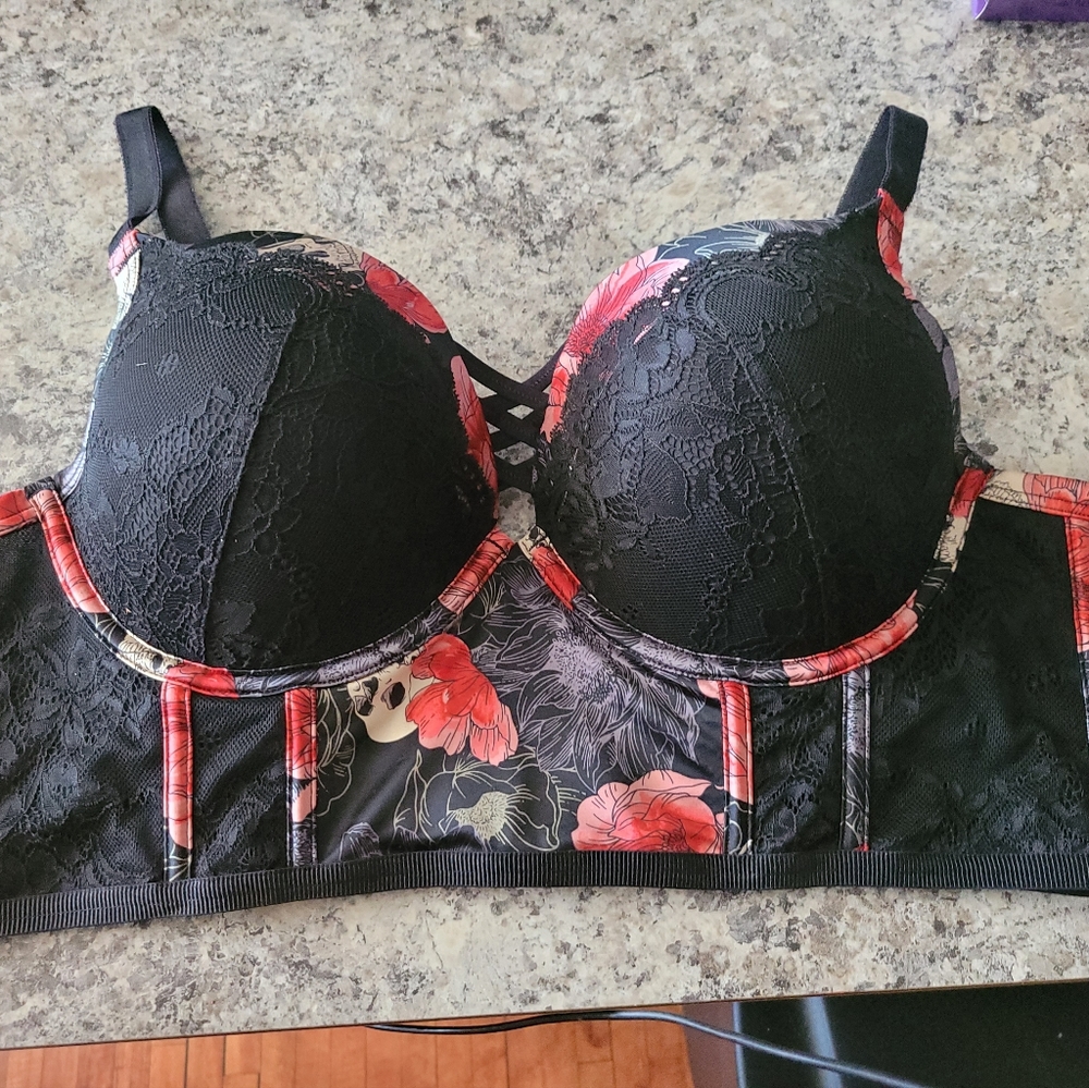 Torrid curves 42C padded push-up bra.